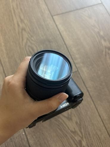 Фото жана видеокамералар: Беззеркальная камера Sony ZV‑E10 с объективом SIGMA 18–50mm F2.8 DC DN — 4