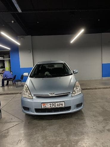 Toyota WISH: 2004 г., 1.8 л, Автомат, Бензин, Универсал