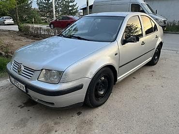 Volkswagen Bora: 2001 г., 1.6 л, Механика, Бензин, Седан