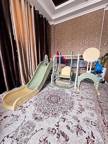 Игровые комплексы: Детская горка Для дома, Пластик, Б/у — 1