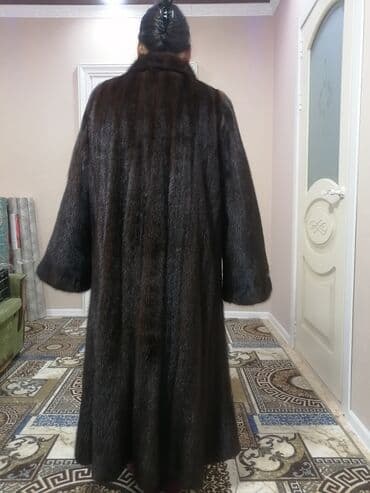 70 сом: Шуба шикарная цельная не растянутая норка, не крашеная натуральная — 3