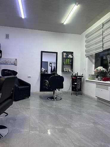 парикмахер женский: Требуется мастер универсал на женские мужские стрижки!!! Клиенты — 1