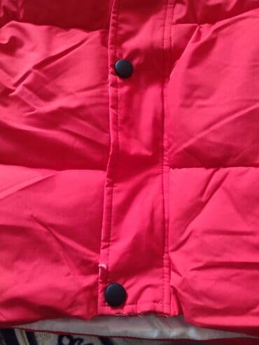 кожаная куртка детская: 1.Детская куртка, яркая, удобная, легкая. на 5-7 лет 2.вторая куртка — 9