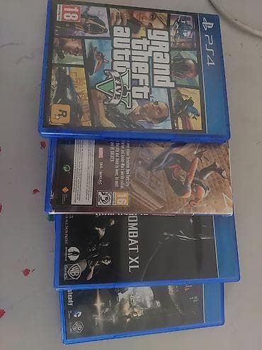 Игровой комплект PlayStation 4 Slim + 2 геймпада DualShock 4 и диски