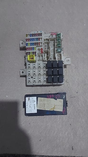 Блок предохранителей Mitsubishi 2003 г., Б/у, Россия