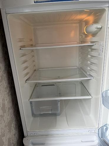 Холодильник Indesit, двухкамерный, белый, с нижней морозильной — 3