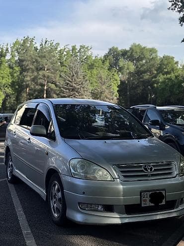 Toyota Ipsum: 2003 г., 2.4 л, Автомат, Бензин, Минивэн