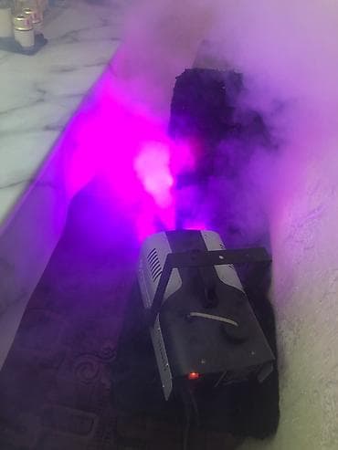 Сценический дым-машина с подсветкой - Компактный генератор дыма для