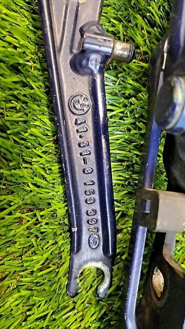 discovery 3: Петля задняя крышки багажника L Е39 8 159 397 Год2002 В отличном — 4