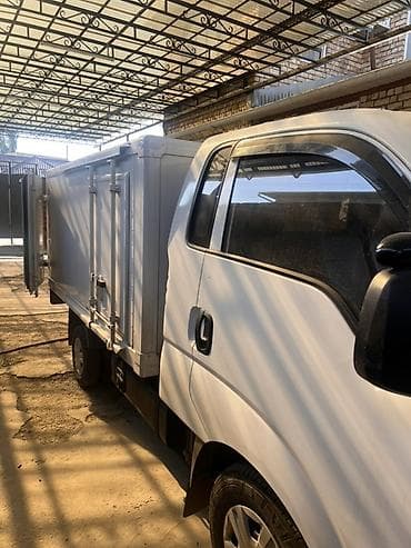 Kia Bongo (рефрижератор) автомат 2.4объем Рассмотрю варианты на обмен — 2