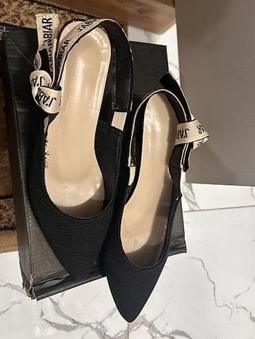две пары: Туфли, 38, 39, Gucci, Новый, цвет - Бежевый, Платная доставка — 6