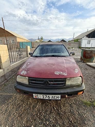 чехлы бу: Volkswagen Vento: 1990 г., Седан — 3