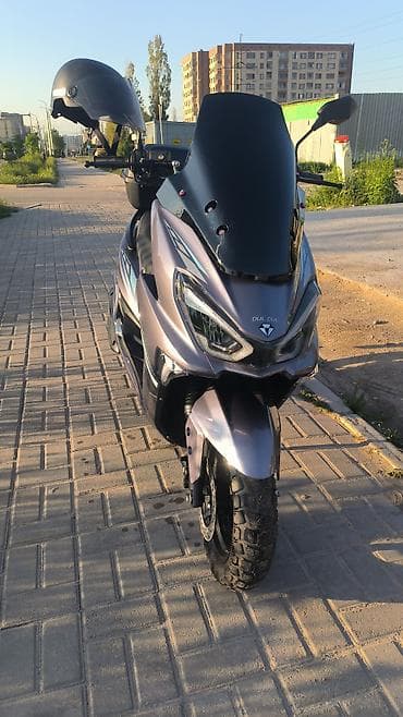 Макси-скутер 150 куб. см, Бензин, Новый