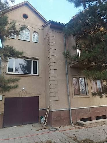 Аренда офисов, 150 м², В частном доме, 1 линия