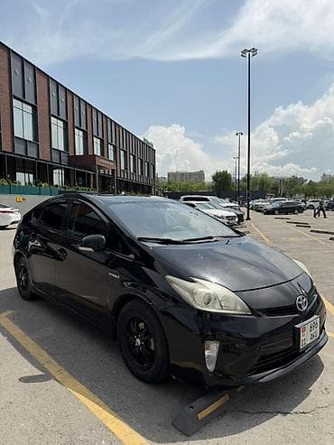 Продажа авто: Toyota Prius: 2015 г., 1.8 л, Вариатор, Гибрид, Хэтчбэк — 1