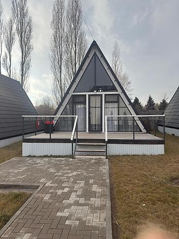Иссык‑Куль, с. Сары‑Ой. Продается дом‑шале (пансионат «Атлантис»)