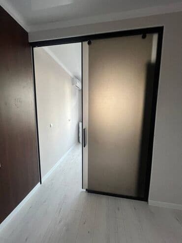 двери мешкомнатный: Межкомнатная дверь со стеклом, Алюминий, Двустворчатая, цвет - Черный — 4