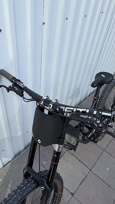 Велосипеддер: 2023 YT Tues Core 2 Wheel Size 27.5" Вилка RockShox BoXXer Select — 3