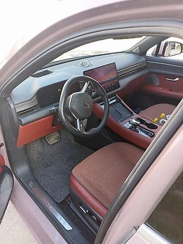 roewe ei5: Хуавей аито М5, 4 ВД премиум класса цвет коралловый — 3