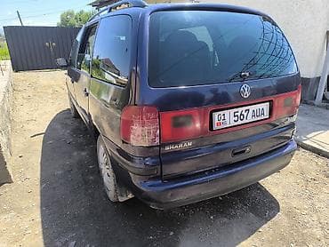 Volkswagen Sharan: 2002 г., 2 л, Механика, Бензин, Минивэн — 4
