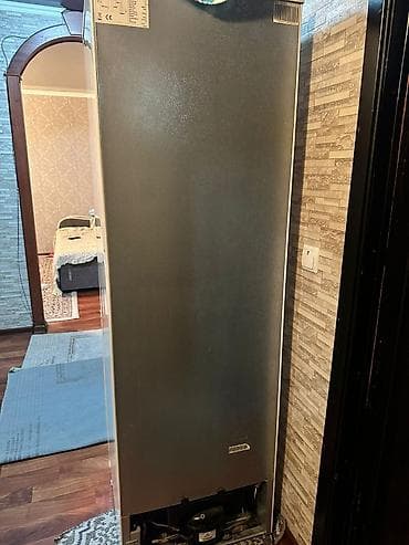 black chark: Холодильник Б/у, Двухкамерный — 4