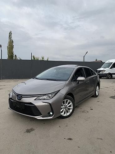 Toyota Corolla: 2020 г., 1.8 л, Вариатор, Гибрид, Седан