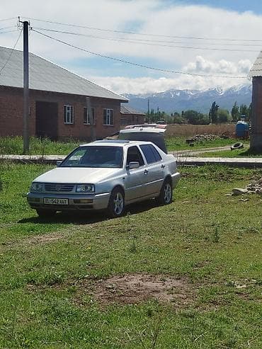 Транспорт: Volkswagen Vento: 1996 г., 1.8 л, Автомат, Бензин, Седан — 9