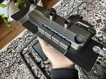 Сантехника: Душевая система с верхним тропическим душем и двумя ручными лейками — 5