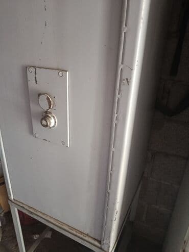 металлический шкаф для документов: Металлический сейф на подставке - Материал: сталь, сварная — 2