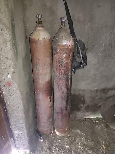 продаю коз: Продаю два баллона из-под углекислоты — 2