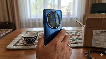 google p: Смартфон с многообъективной камерой ZEISS vivox300 - Корпус — 1