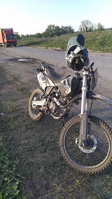 эндуро на номерах: Эндуро 250 куб. см, Бензин, Взрослый — 1