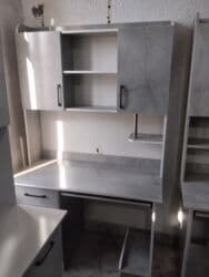 угловые компьютерные столы для дома: Компьютерный стол, С полками — 13