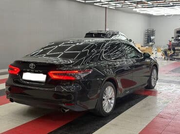 срочно продам авто в связи с переездом: Toyota Camry: 2020 г., 2.5 л, Автомат, Бензиновая, Седан — 4