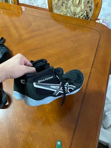 Мужские кроссовки, 43, Asics, Б/у, цвет - Черный, Самовывоз