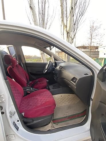 wuling: Dongfeng : 2019 г., 1.5 л, Механика, Бензин, Минивэн — 2