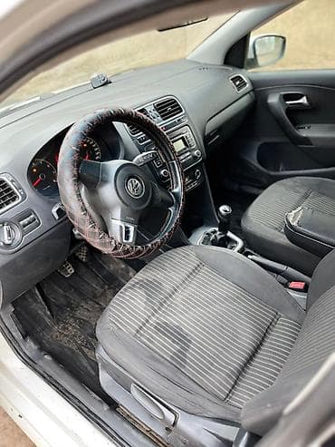 audi a2: Volkswagen Polo: 2012 г., Ручные, Седан — 6