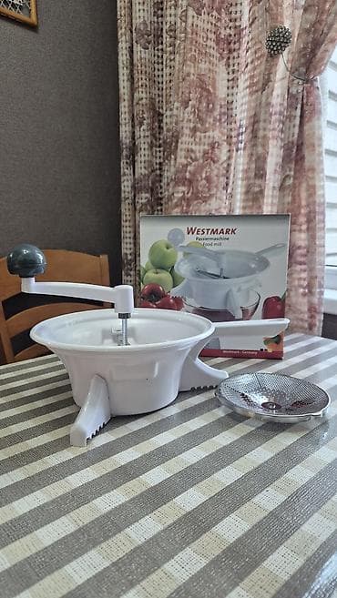 нужны: Ручная пищевая мельница-протирка Westmark (Passiermaschine / Food — 2
