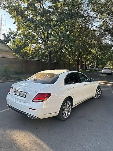 Транспорт: Mercedes-Benz E-Class: 2018 г., 2.2 л, Автомат, Бензин, Седан — 4
