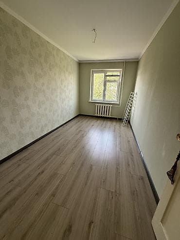микрорайон: 3 комнаты, 58 м², 104 серия, 3 этаж, Евроремонт — 1