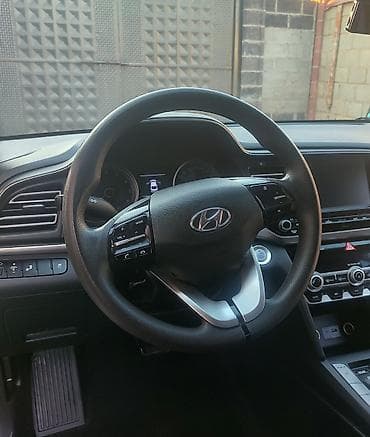 асвальт: Hyundai Avante: 2018 г., 1.6 л, Автомат, Бензин, Седан — 1