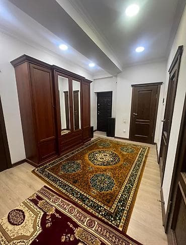 комната продаю: Продаётся полноценная 2-х комнатная квартира 80м². Душ и туалет — 2