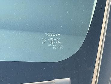 Toyota Voxy: 2002 г., 2 л, Автомат, Бензин, Минивэн — 4