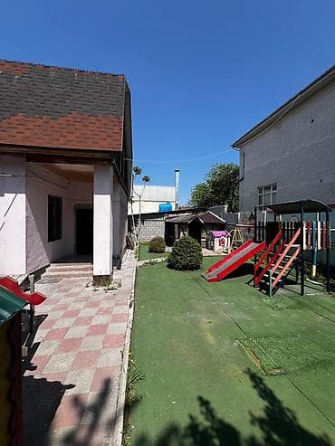 6 мкр: Просторный частный дом с участком и детской площадкой - Планировка — 4