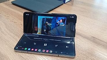 galaxy s19: Samsung Galaxy Z Flip 4, цвет - Серый — 8