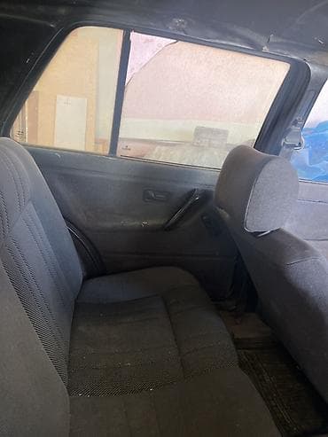 бампер вента: Volkswagen Golf: 1990 г., 1.8 л, Механика, Бензин, Хэтчбэк — 5