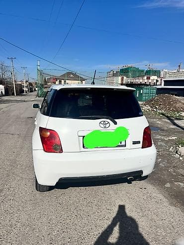 bmv x7: Toyota Ist: 2003 г., 1.5 л, Автомат, Бензин, Хэтчбэк — 3