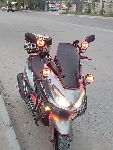 Кумурска мотороллер: Макси-скутер 150 куб. см, Бензин, Колдонулган — 3