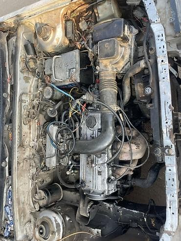 323 f: Mazda 323: 1984 г., 1.6 л, Ручные, Бензин, Хэтчбэк — 5