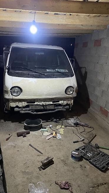 хундай старекс 1: Жеңил жүк ташуучу унаа, Hyundai, Стандарт, 3 т, Колдонулган — 9